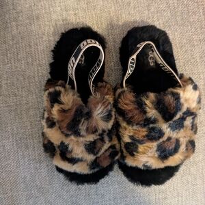 Leopard Print Fuzzy Kids Slippers toddlers Size 8